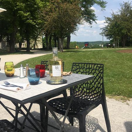 Hotel Restaurant Des Remparts Chaumont  Eksteriør billede