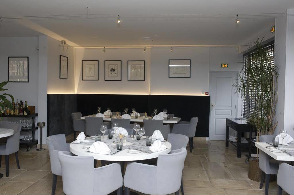 Hotel Restaurant Des Remparts Chaumont  Eksteriør billede