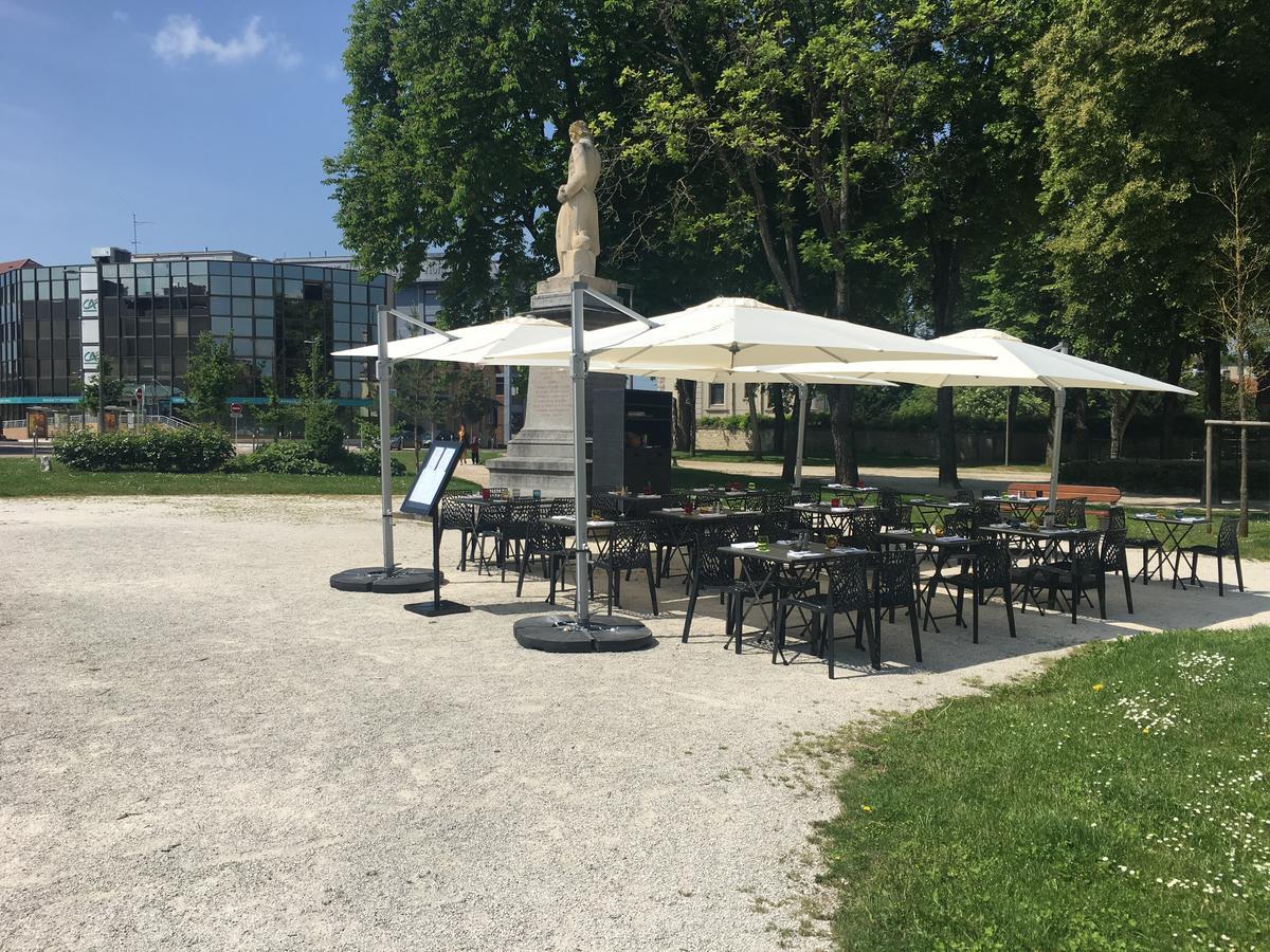 Hotel Restaurant Des Remparts Chaumont  Eksteriør billede