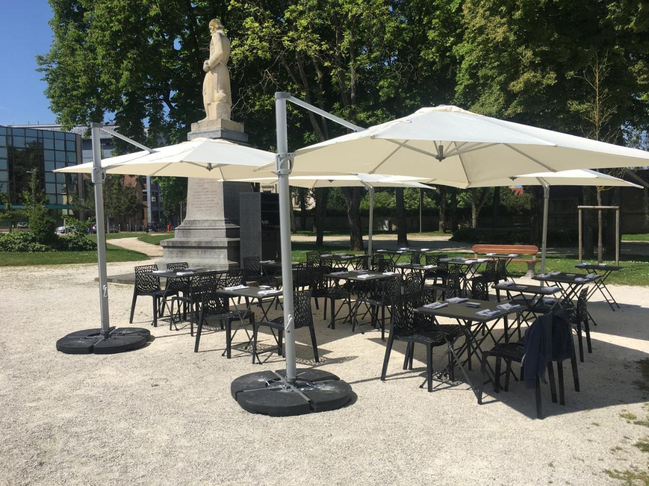 Hotel Restaurant Des Remparts Chaumont  Eksteriør billede
